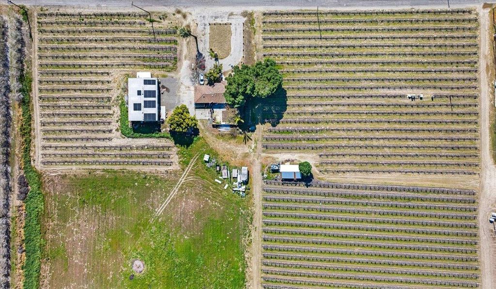 Image 18 of property listing at 11430 E Saginaw Avenue, Selma, CA 93662