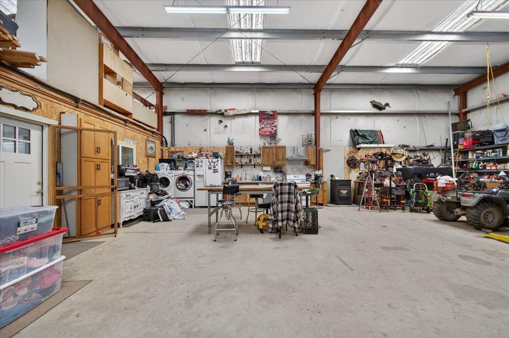 Image 20 of property listing at 11430 E Saginaw Avenue, Selma, CA 93662