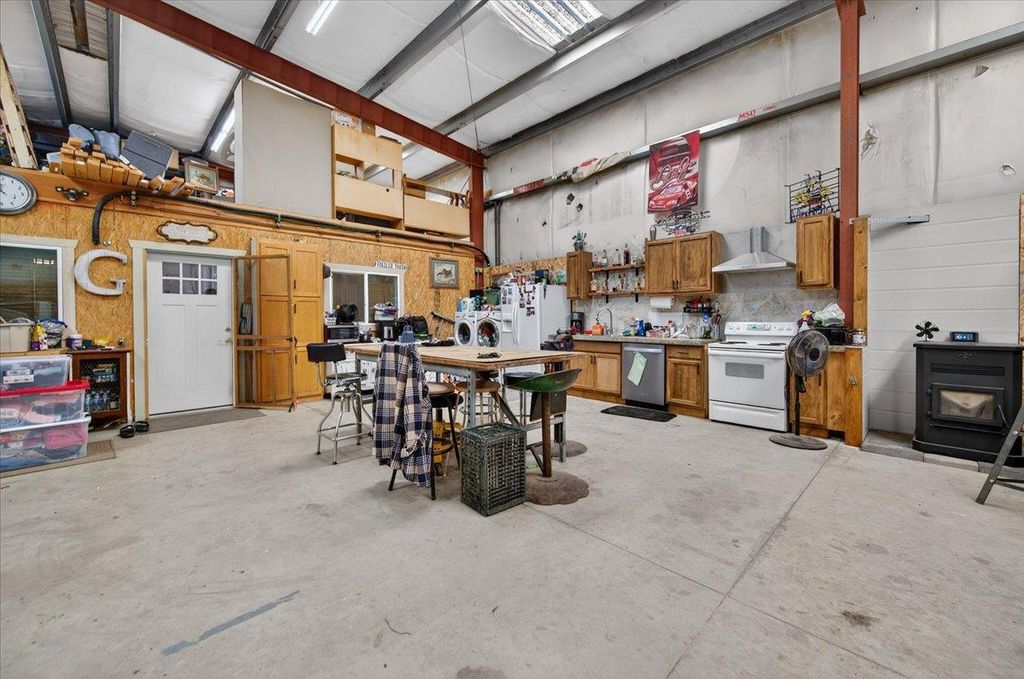 Image 21 of property listing at 11430 E Saginaw Avenue, Selma, CA 93662