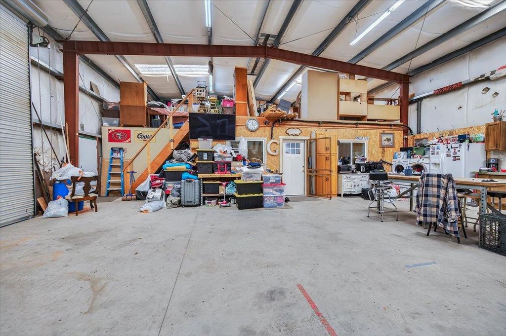 Image 25 of property listing at 11430 E Saginaw Avenue, Selma, CA 93662