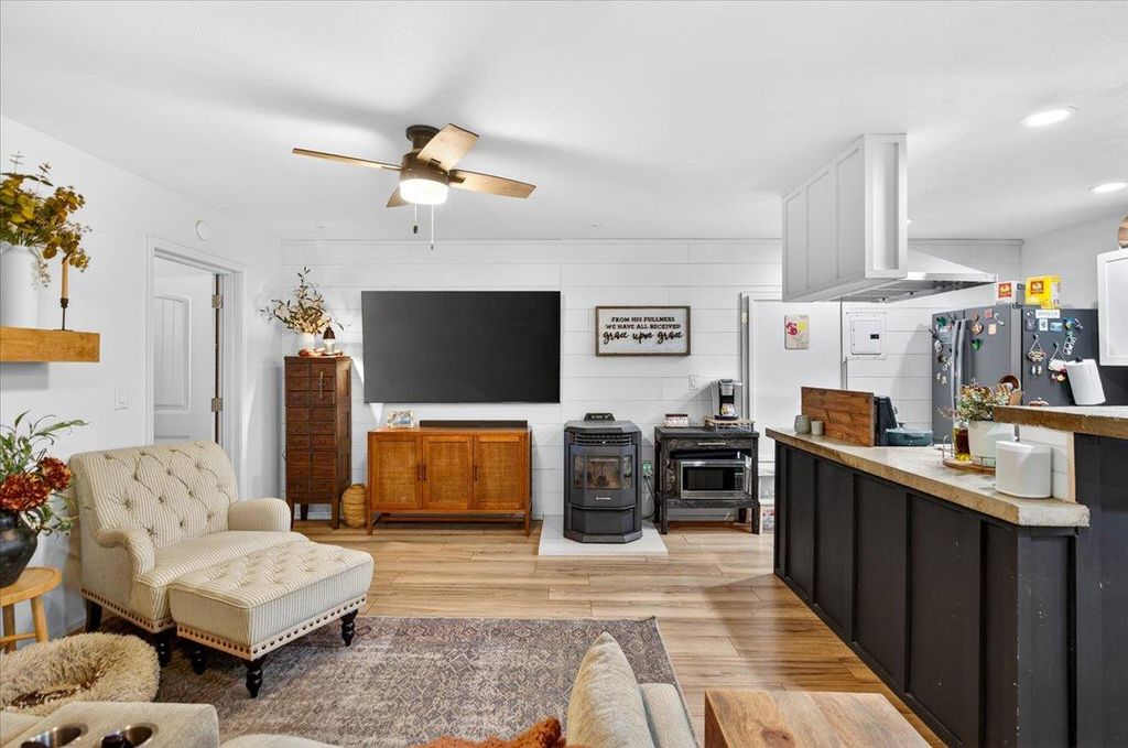 Image 26 of property listing at 11430 E Saginaw Avenue, Selma, CA 93662