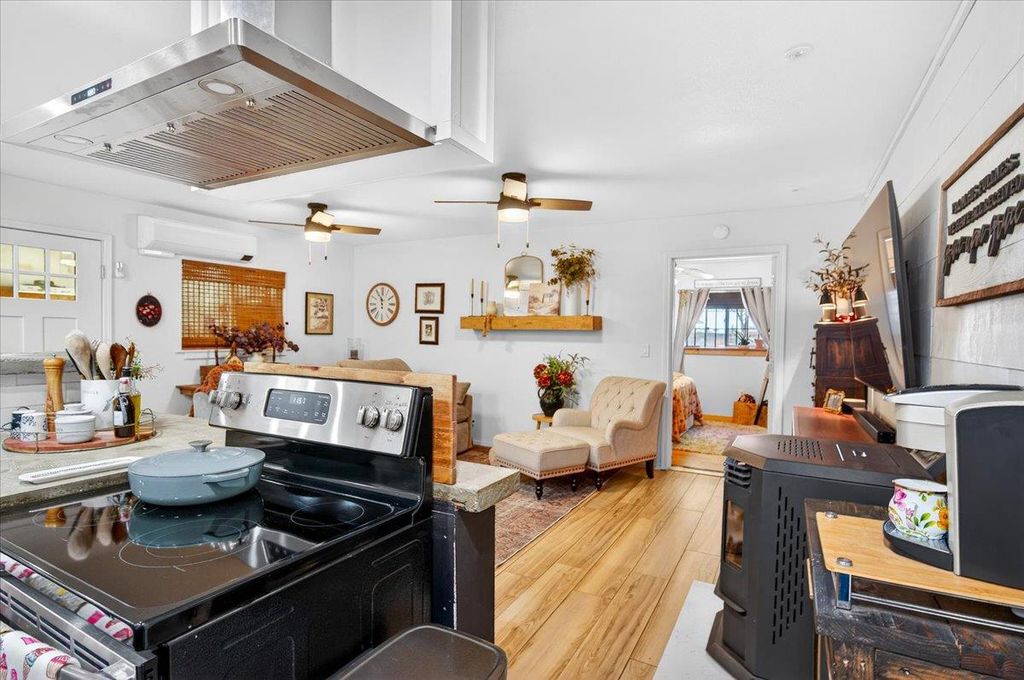 Image 33 of property listing at 11430 E Saginaw Avenue, Selma, CA 93662