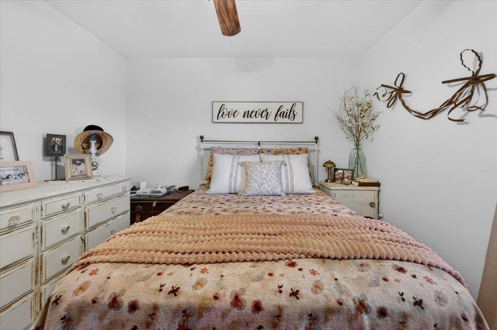 Image 38 of property listing at 11430 E Saginaw Avenue, Selma, CA 93662