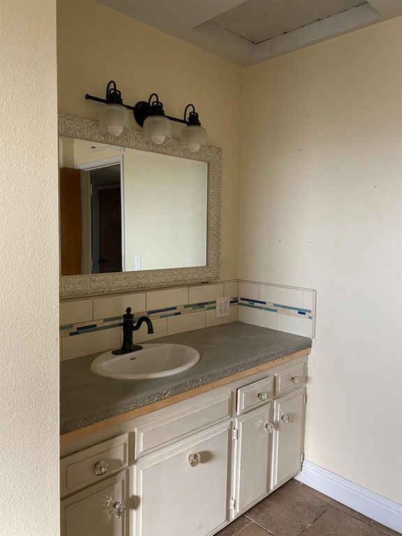 Image 51 of property listing at 11430 E Saginaw Avenue, Selma, CA 93662