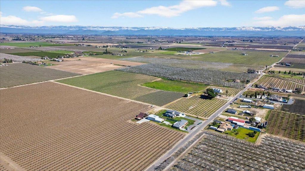 Image 6 of property listing at 11430 E Saginaw Avenue, Selma, CA 93662