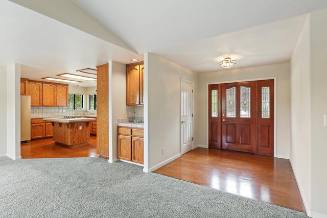 586 Spyglass Rd, Valley Springs, CA 95252