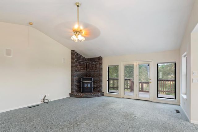 586 Spyglass Rd, Valley Springs, CA 95252