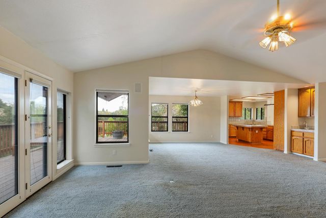 586 Spyglass Rd, Valley Springs, CA 95252