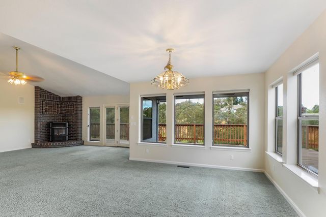 586 Spyglass Rd, Valley Springs, CA 95252