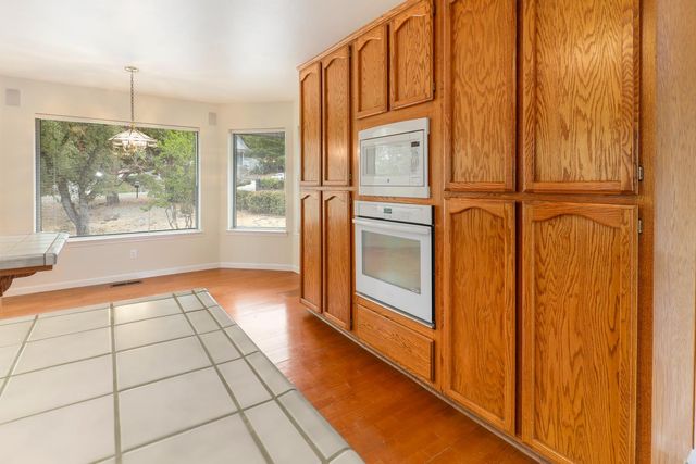 586 Spyglass Rd, Valley Springs, CA 95252