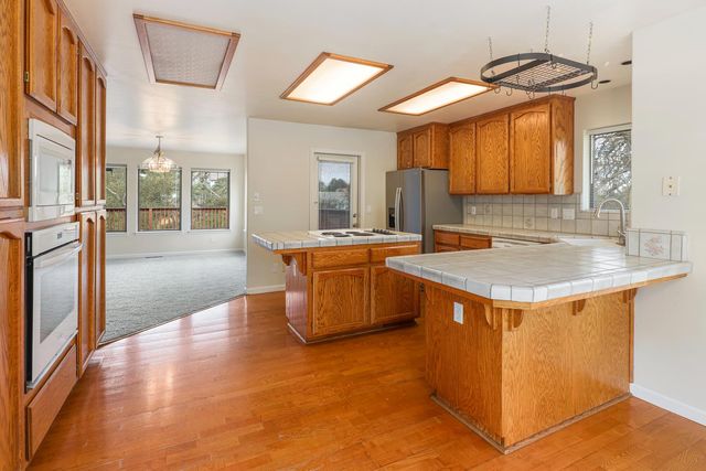 586 Spyglass Rd, Valley Springs, CA 95252