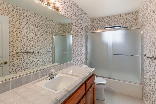 586 Spyglass Rd, Valley Springs, CA 95252