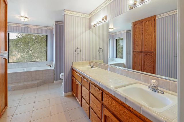 586 Spyglass Rd, Valley Springs, CA 95252