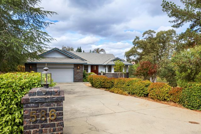 586 Spyglass Rd, Valley Springs, CA 95252