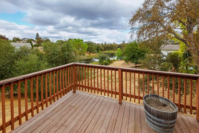 586 Spyglass Rd, Valley Springs, CA 95252