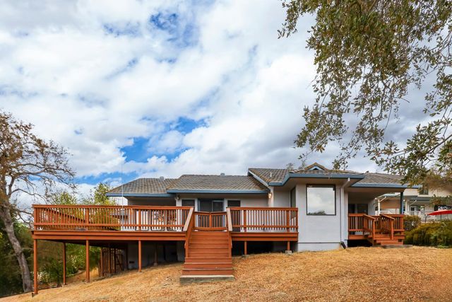 586 Spyglass Rd, Valley Springs, CA 95252