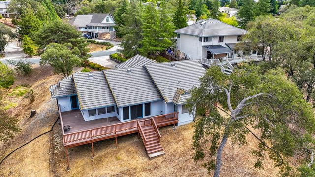 586 Spyglass Rd, Valley Springs, CA 95252