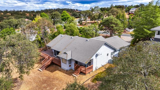 586 Spyglass Rd, Valley Springs, CA 95252