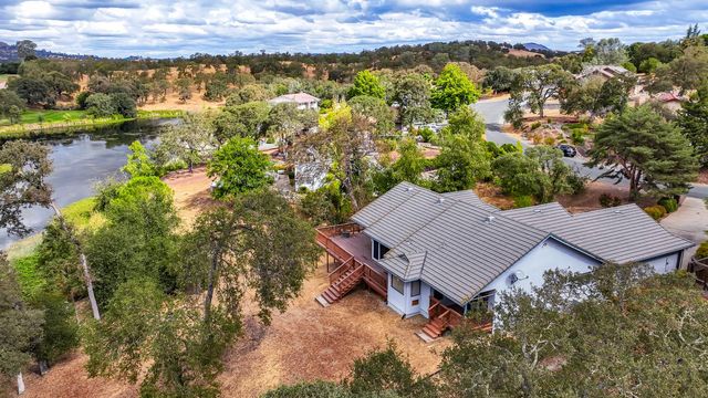 586 Spyglass Rd, Valley Springs, CA 95252