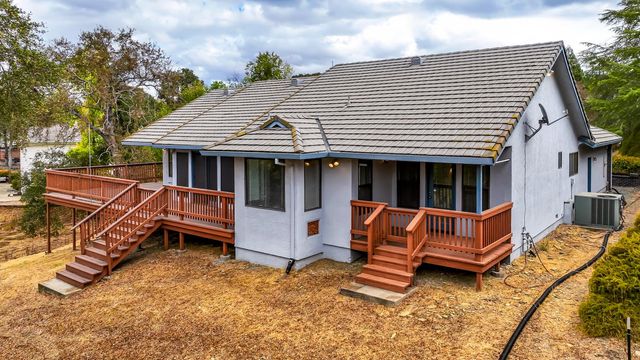 586 Spyglass Rd, Valley Springs, CA 95252