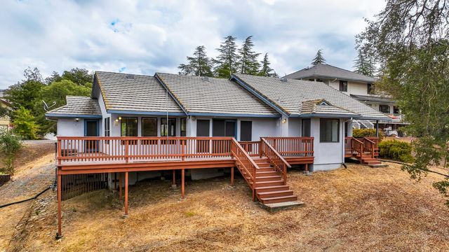 586 Spyglass Rd, Valley Springs, CA 95252