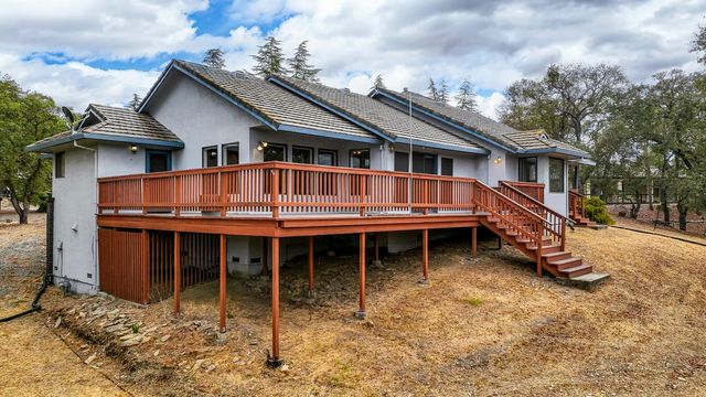586 Spyglass Rd, Valley Springs, CA 95252