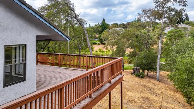 586 Spyglass Rd, Valley Springs, CA 95252