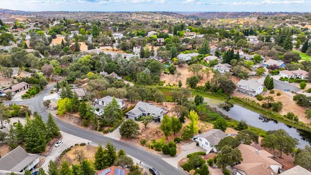 586 Spyglass Rd, Valley Springs, CA 95252