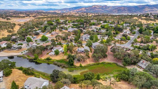 586 Spyglass Rd, Valley Springs, CA 95252