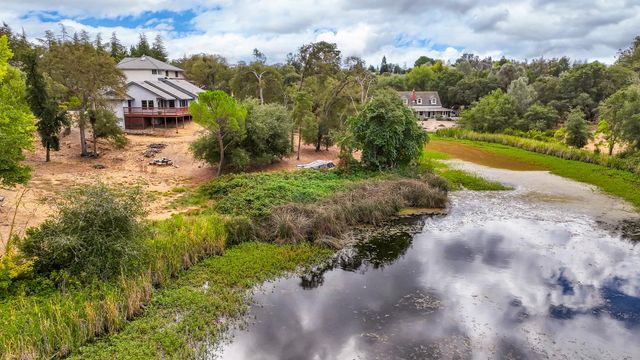 586 Spyglass Rd, Valley Springs, CA 95252