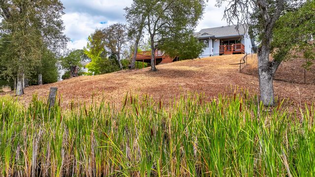 586 Spyglass Rd, Valley Springs, CA 95252