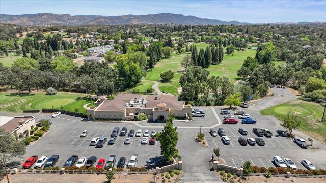 586 Spyglass Rd, Valley Springs, CA 95252