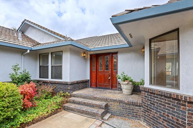 586 Spyglass Rd, Valley Springs, CA 95252