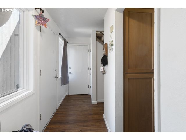 4766 Se Buffalo Dr, Salem, OR 97317