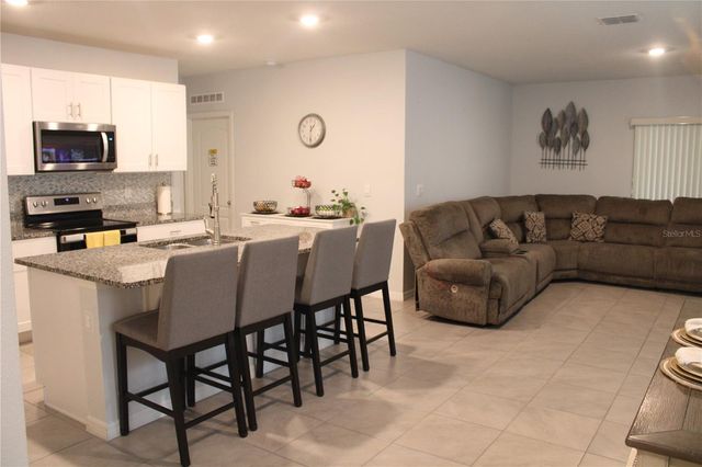 410 LADY BELLA PLACE, Deland, FL 32724