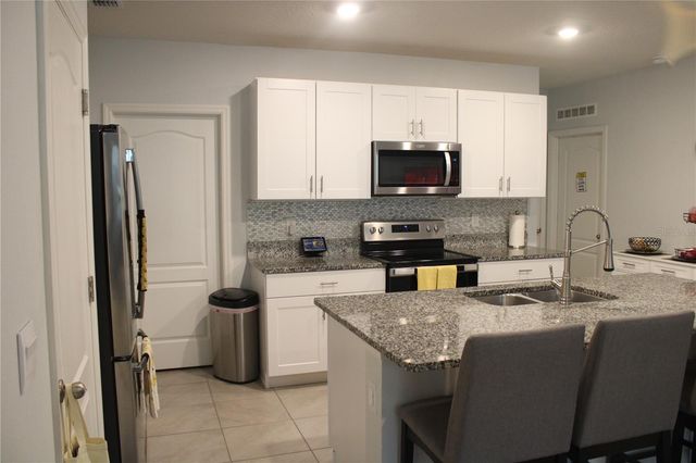 410 LADY BELLA PLACE, Deland, FL 32724