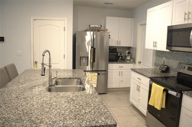 410 LADY BELLA PLACE, Deland, FL 32724