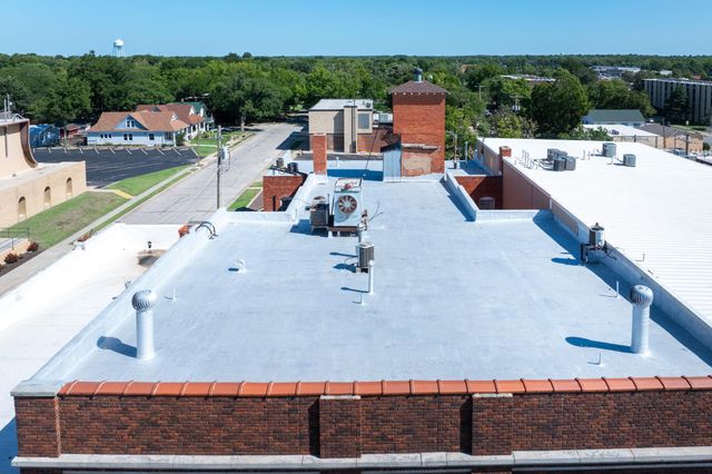 226 W Central Avenue, El Dorado, KS 67042