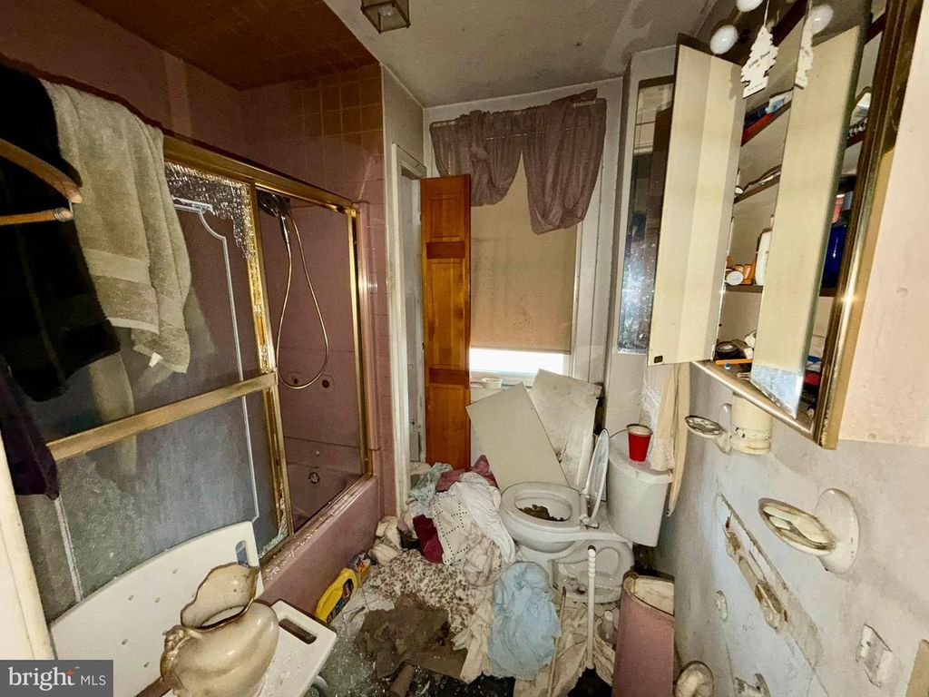 Image 8 of property listing at 1631 CHURCH ST, Baltimore City, MD 21226