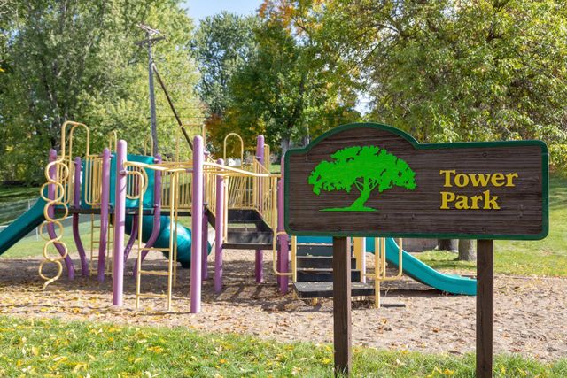 515 Farrell Street N, Maplewood, MN 55119