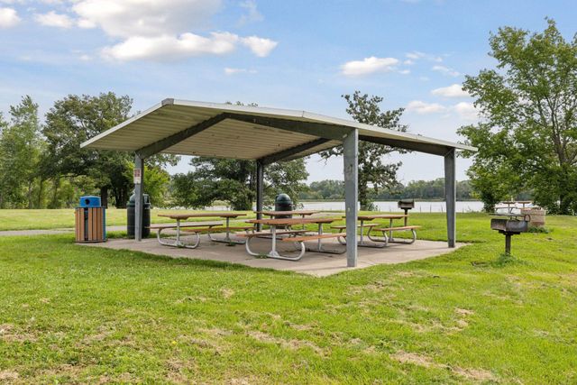 515 Farrell Street N, Maplewood, MN 55119