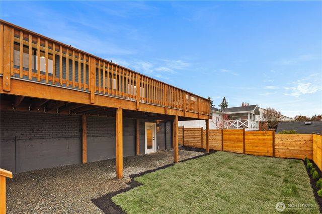 2518 36th Avenue W, Seattle, WA 98199