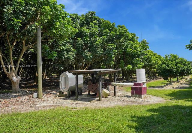 33300 SW 202nd Ave, Homestead, FL 33034