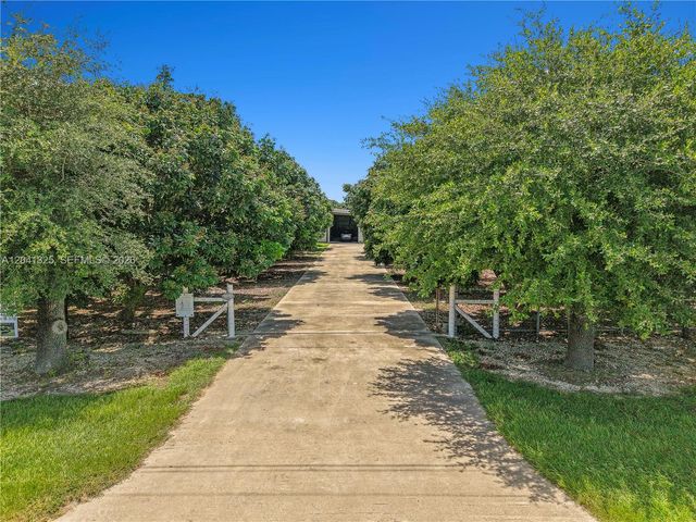 33300 SW 202nd Ave, Homestead, FL 33034