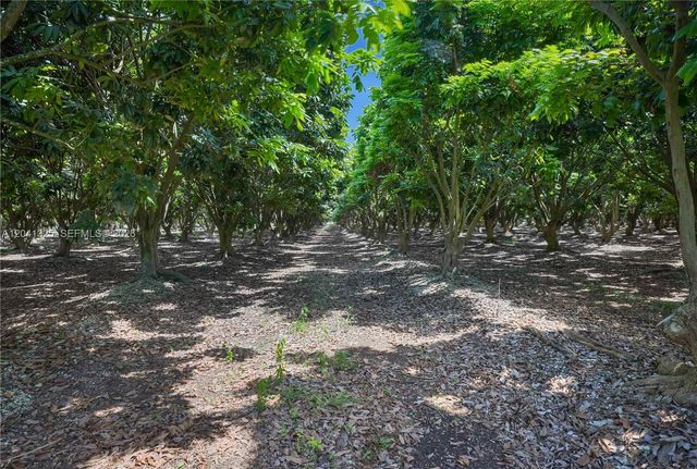 33300 SW 202nd Ave, Homestead, FL 33034