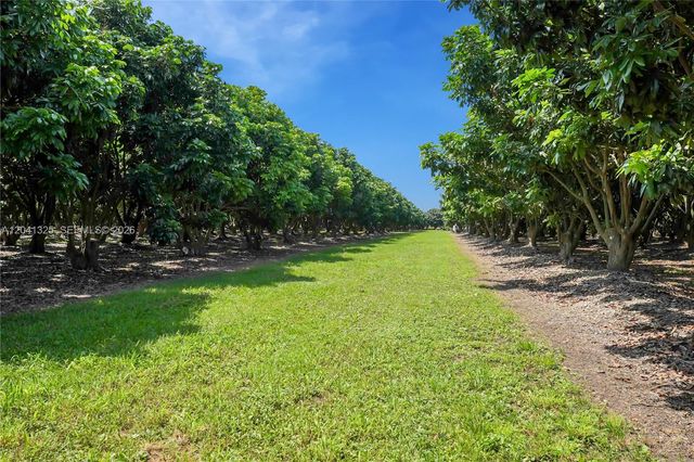 33300 SW 202nd Ave, Homestead, FL 33034