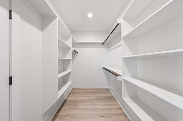 900 Day Star Drive, Hewitt, TX 76643