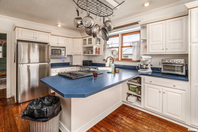 2101 WALNUT Street, Murphysboro, IL 62966