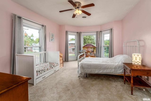 2101 WALNUT Street, Murphysboro, IL 62966