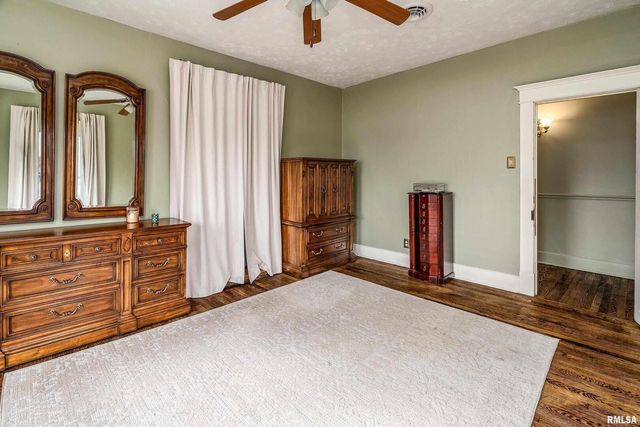 2101 WALNUT Street, Murphysboro, IL 62966